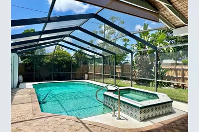 3646 28th Street N, Saint Petersburg, FL 33713 - Photo 2