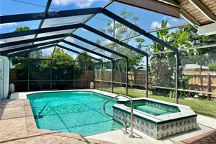 3646 28th St N, Saint Petersburg, FL 33713 - Photo 2