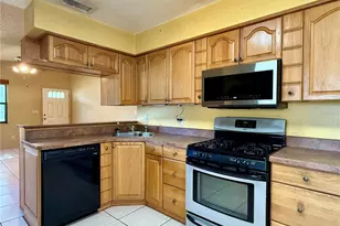 3646 28th St N, Saint Petersburg, FL 33713 - Photo 12