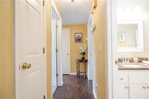 10118 Hunters Point Ct, Tampa, FL 33615 - Photo 12