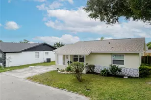 10118 Hunters Point Ct, Tampa, FL 33615 - Photo 36
