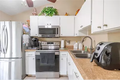 10118 Hunters Point Court, Tampa, FL 33615 - Photo 6