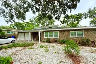 1557 Robinson Dr N, Saint Petersburg, FL 33710 - Photo 2