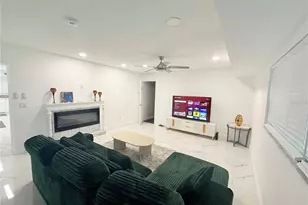 1557 Robinson Dr N, Saint Petersburg, FL 33710 - Photo 12
