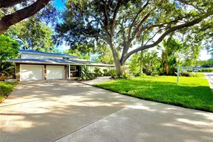 1557 Robinson Dr N, Saint Petersburg, FL 33710 - Photo 1