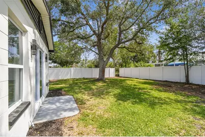 4461 Shore Acres Boulevard NE, Saint Petersburg, FL 33703 - Photo 20