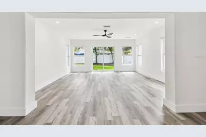 4461 Shore Acres Boulevard NE, Saint Petersburg, FL 33703 - Photo 12