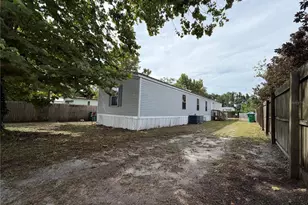120 NE 12th Ave, Chiefland, FL 32626 - Photo 1