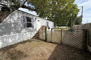 120 NE 12th Ave, Chiefland, FL 32626 - Photo 6