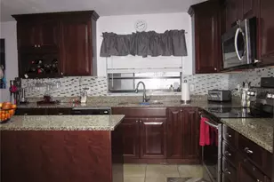 4902 Country Aire Ln, Tampa, FL 33624 - Photo 8