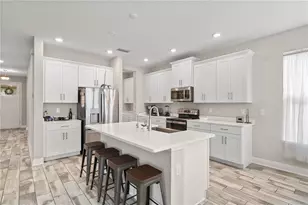1415 Crystal Lake Dr, Lakeland, FL 33801 - Photo 12