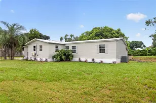 10213 Union Park Dr, Orlando, FL 32817 - Photo 1