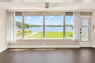 1847 Shore Dr S, Saint Petersburg, FL 33707 - Photo 10