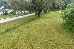 8415 N Gomez Ave, Tampa, FL 33614 - Photo 36