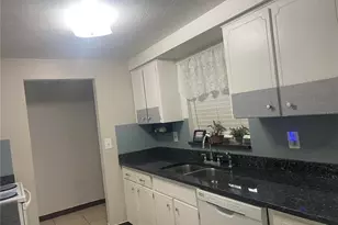 8415 N Gomez Ave, Tampa, FL 33614 - Photo 8