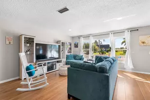 234 Amesbury Cir, Sun City Center, FL 33573 - Photo 8