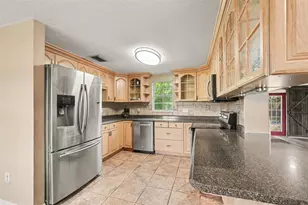 805 W College Ave, Ruskin, FL 33570 - Photo 16