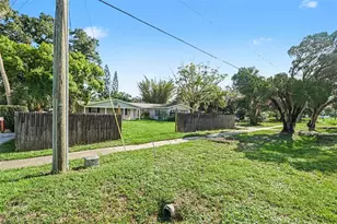 805 W College Ave, Ruskin, FL 33570 - Photo 6