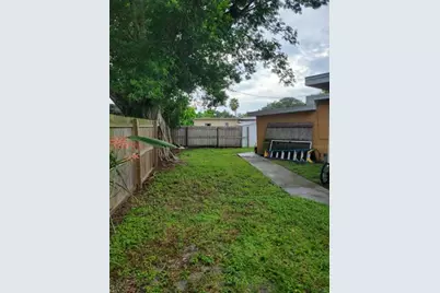 8446 Waverly Road N, Saint Petersburg, FL 33702 - Photo 8