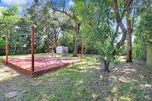 1131 Dogwood Ave, Tampa, FL 33613 - Photo 24