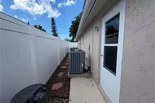 9135 Greenbriar Ln, Port Richey, FL 34668 - Photo 4