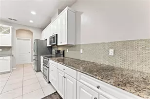 17013 Vilesta Dr, Lutz, FL 33548 - Photo 8