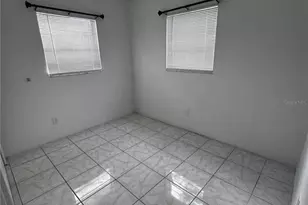 4202 E Okara Rd, Tampa, FL 33617 - Photo 2