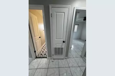 4202 E Okara Road, Tampa, FL 33617 - Photo 8