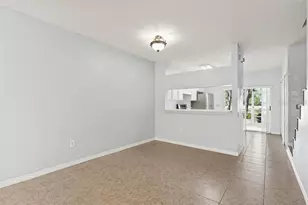 2369 Lake Woodberry Cir, Brandon, FL 33510 - Photo 6