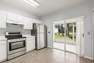 2369 Lake Woodberry Cir, Brandon, FL 33510 - Photo 4