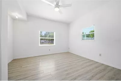 9708 Forest Hills Drive, Tampa, FL 33612 - Photo 16