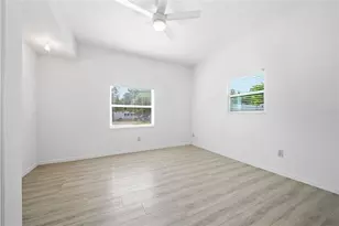 9708 Forest Hills Dr, Tampa, FL 33612 - Photo 16