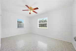 9708 Forest Hills Dr, Tampa, FL 33612 - Photo 14