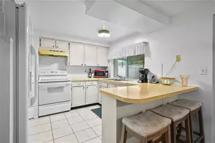 3410 Columbus Dr, Holiday, FL 34691 - Photo 10