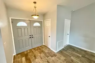 2991 Valencia Ln E, Palm Harbor, FL 34684 - Photo 2