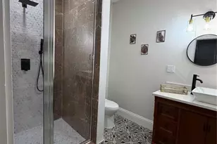 919 E 26th Ave, Tampa, FL 33605 - Photo 14