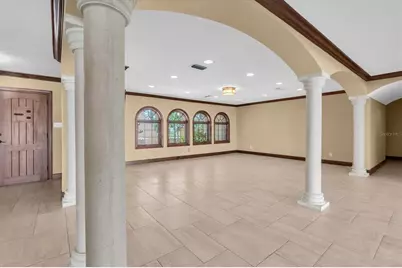 5810 Bahama Shores Drive S, Saint Petersburg, FL 33705 - Photo 8