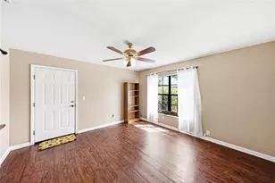 5207 10th St, Zephyrhills, FL 33542 - Photo 10