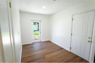 2090 76th Street N, Saint Petersburg, FL 33710 - Photo 8