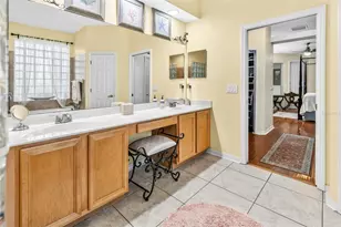 28 Camelot Ridge Dr, Brandon, FL 33511 - Photo 44