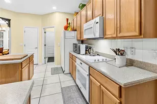 28 Camelot Ridge Dr, Brandon, FL 33511 - Photo 24