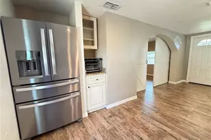 11305 Oak Dr, Riverview, FL 33578 - Photo 6