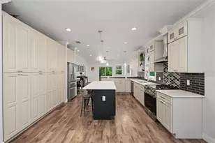 170 E Spruce St, Tarpon Springs, FL 34689 - Photo 18