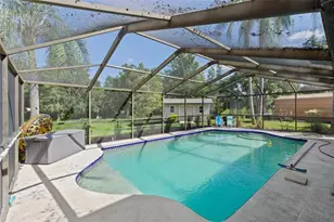 16126 Country Crossing Dr, Tampa, FL 33624 - Photo 2