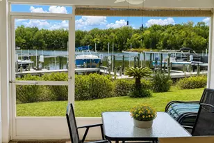 11122 W Cove Harbor Dr, Crystal River, FL 34428 - Photo 2