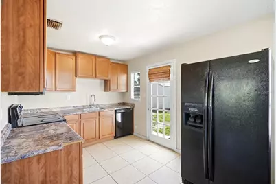 701 59th Street S, Gulfport, FL 33707 - Photo 8