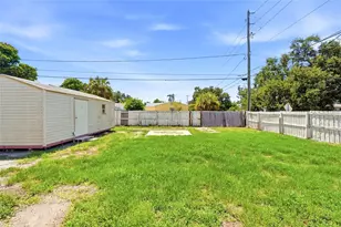 701 59th St S, Gulfport, FL 33707 - Photo 20