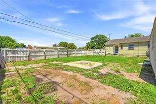 701 59th St S, Gulfport, FL 33707 - Photo 22