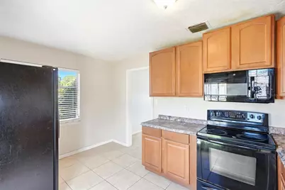 701 59th Street S, Gulfport, FL 33707 - Photo 10