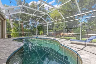 930 Southern Pine Ct NE, Saint Petersburg, FL 33703 - Photo 34